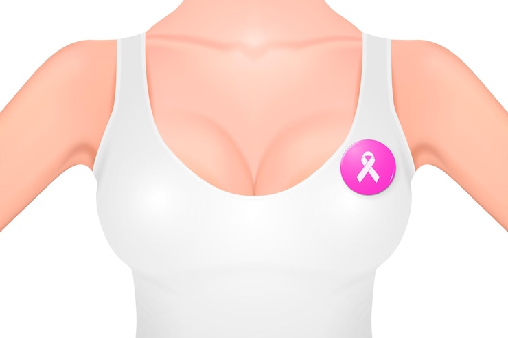 Vektor schöne realistische weibliche brust in einem weißen trägershirt und knopfabzeichen mit rosa band - symbol des brustkrebsbewusstseins - nahaufnahme lokalisiert auf weißem hintergrund. lager vektor. eps10-abbildung.