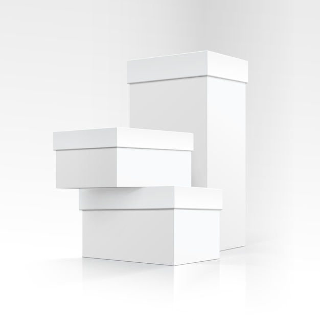 Set weiße Kartons in verschiedenen Größen isoliert