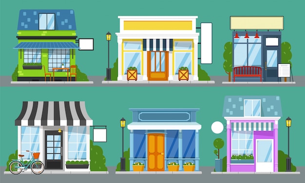 Shop Front Set. Isolierte Fassaden des Außengeschäfts mit leeren Schildervorlagen. Nette Gebäudefronten der Stadtstraße mit Tür, Fenster, Bank, Tisch, Laterne. Ladenfront leere Schaufenstersammlung