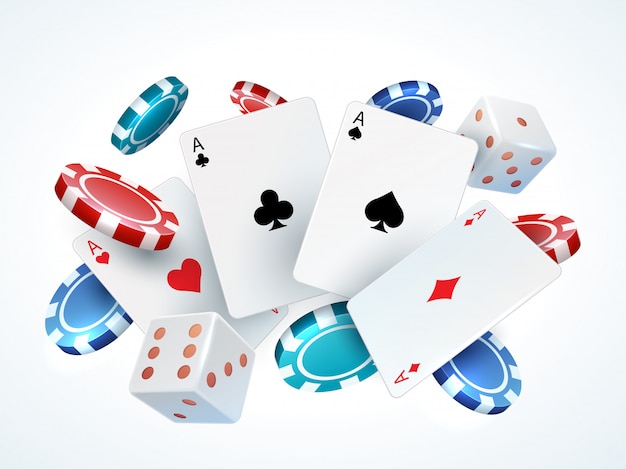 Spielkarten Chips Würfel. Casino Poker spielt realistische 3D-Fallkarten und Chips, die auf Weiß isoliert sind. Pokerkarten