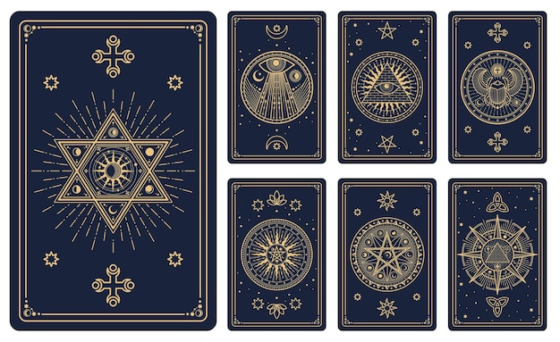 Tarotkarten mit magischen Zeichen und esoterischen Symbolen