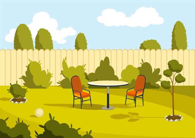 Terrassenbereich. Sonniger Hinterhof mit grünem Rasen, Zaun und Bäumen.
