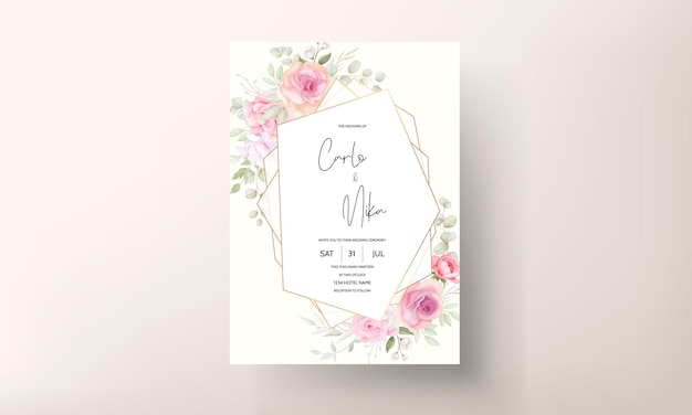 Weiche rosa Blumenhochzeitseinladungskarte