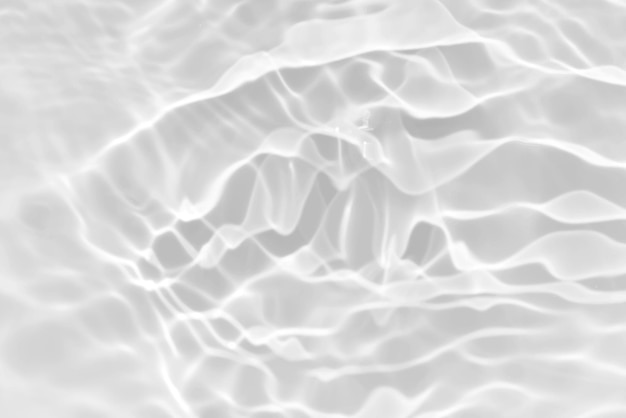 Weiße Wasseroberflächentextur mit Wellen, Spritzen und Blasen Abstraktes Sommerbanner-Hintergrund