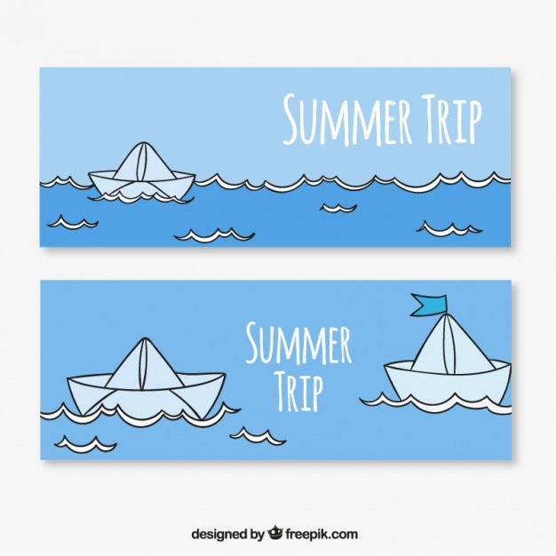 Bandeiras do verão com barcos de papel