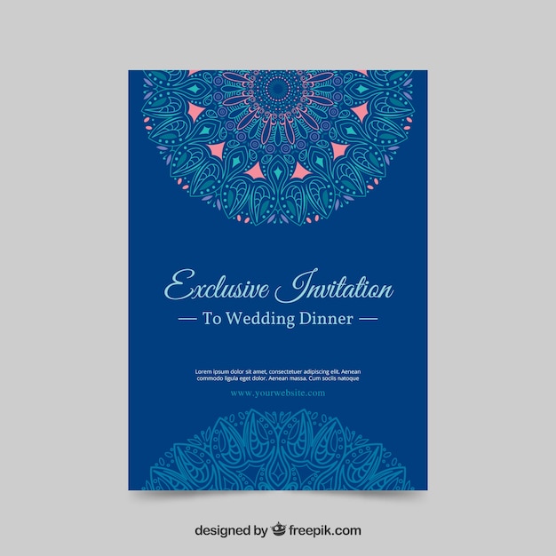 Vetor grátis cartão de casamento azul com design de mandala