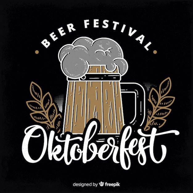 Vetor grátis conceito de oktoberfest com fundo de quadro-negro