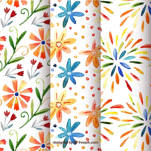 Vetor grátis conjunto de padrões de verão com flores coloridas em estilo aquarela