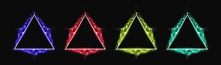Vetor grátis conjunto realista de triângulos com decoração de raio ilustração vetorial de figuras geométricas de cor neon scifi quadro de jogo portal futurista símbolo de poder mágico efeito luminoso de energia elétrica