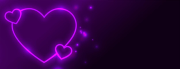 Coração de néon brilhante no design de banner roxo