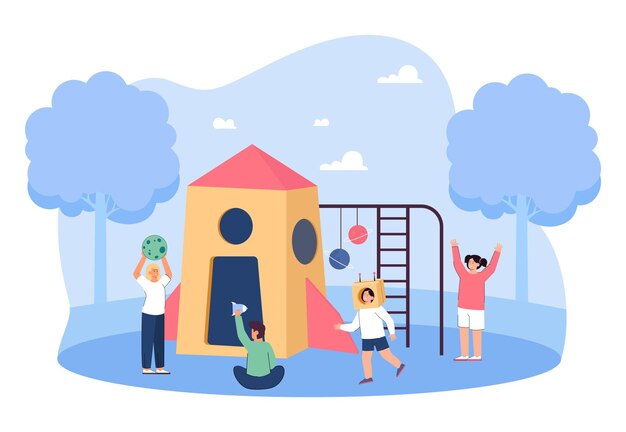 Crianças brincando de astronauta e nave espacial no playground. Meninos e meninas com capacete de papelão, caixa de foguete e ilustração vetorial plana de planetas. Fantasia e invenção de crianças, conceito de aventura espacial