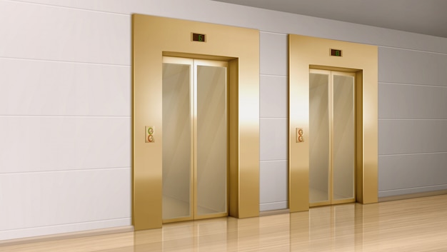 Elevador dourado com portas de vidro no corredor