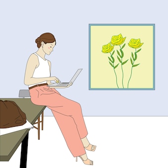 Ilustração de uma mulher sentada em uma mesa, trabalhando com um laptop e pintando flores
