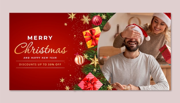 Vetor grátis modelo de banner horizontal realista para celebração da temporada de natal com abeto e enfeites