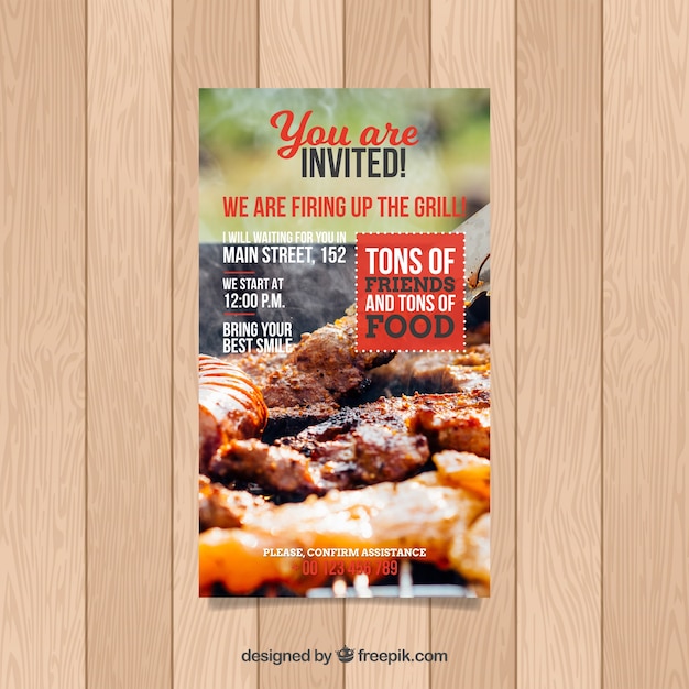 Vetor grátis modelo de convite para churrasco com foto de carne