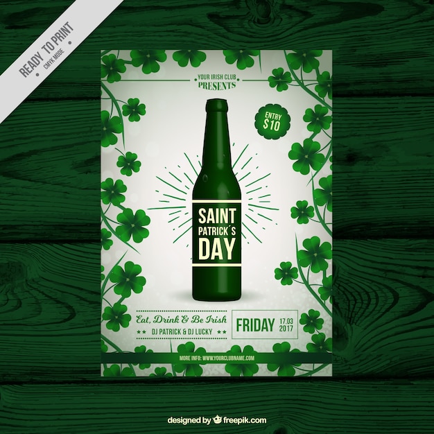 Vetor grátis molde do dia brochura do st patrick com garrafa de cerveja e trevos