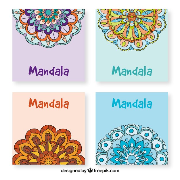 Vetor grátis multicolor coleção de fundo mandala