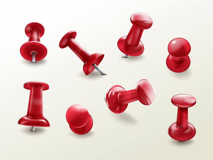 Vetor grátis o thumbtack do escritório dos artigos de papelaria, jogo realístico de pinos lustrosos vermelhos do impulso para fixar na placa lembra