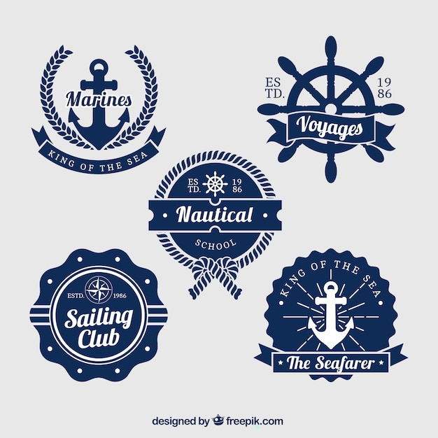 Vetor grátis pacote de cinco emblemas náuticas azuis e brancos
