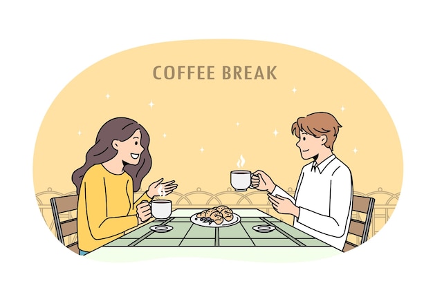 Pausa para o café e conceito de conversa. casal positivo, homem e mulher, sentados fazendo uma pausa para o café com biscoitos, desfrutando do bate-papo juntos.