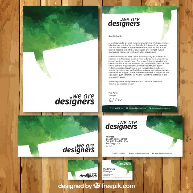 Vetor grátis pintados à mão artigos de papelaria verde