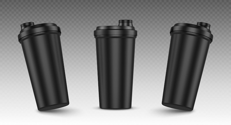 Vetor grátis shaker de proteínas, copo para nutrição esportiva, gainer ou bebida batida de soro de leite vista frontal. garrafa de plástico preta, batedeira para ginástica, musculação, isolada em fundo transparente maquete de vetor 3d realista