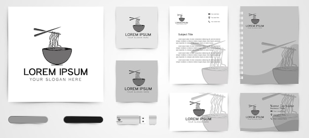 Tigela, macarrão, pauzinhos, logotipo do restaurante japonês e inspiração de design de modelo de marca de cartão de visita isolado em fundos brancos