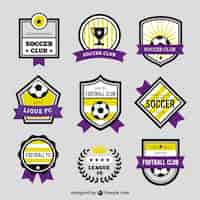 Vetor grátis variedade de emblemas de futebol
