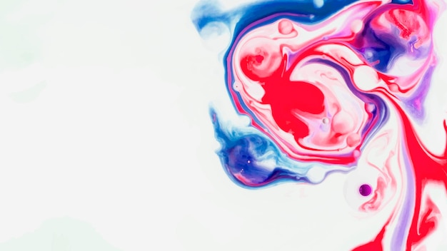 Vetor de fundo de arte abstrato fluido azul vermelho e rosa
