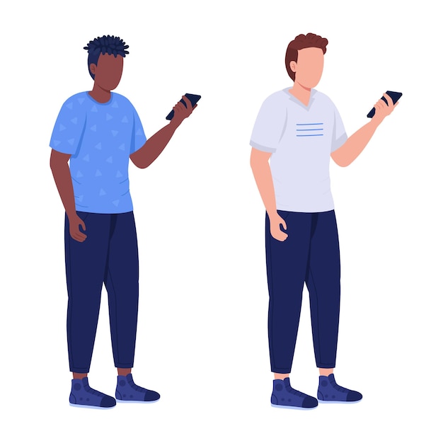 Caras que passam o tempo no conjunto de caracteres do vetor de cor semi plana de smartphone. pessoas de corpo inteiro em branco. esnobando coleção isolada de ilustrações de estilo de desenho animado moderno para design gráfico e animação