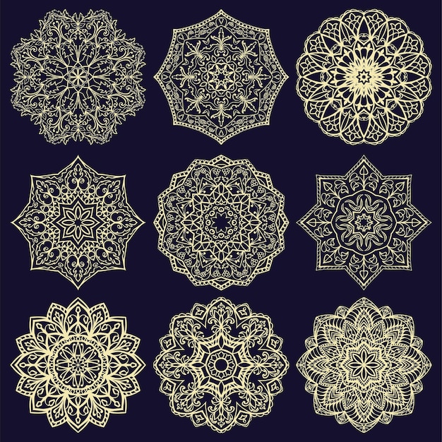 Vetor coleção de flocos de neve estilizados conjunto de mandalas modelo para bordados de ornamentos étnicos vetoriais