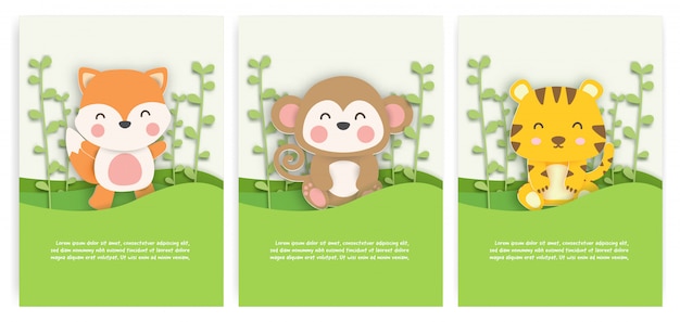 Conjunto de cartões de aniversário com giro raposa, macaco e tigre na floresta em estilo de corte de papel.