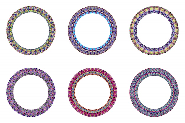 Conjunto de coroa circular de mosaico isolado