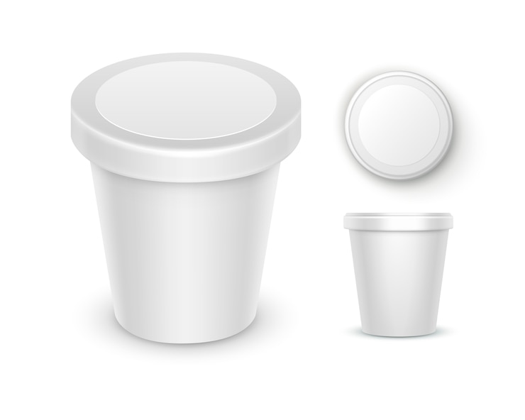 Vetor conjunto de recipiente de balde de banheira de plástico de comida em branco branco para sobremesa, iogurte, sorvete, creme de leite com rótulo para design de pacote close up vista lateral superior isolado no fundo branco