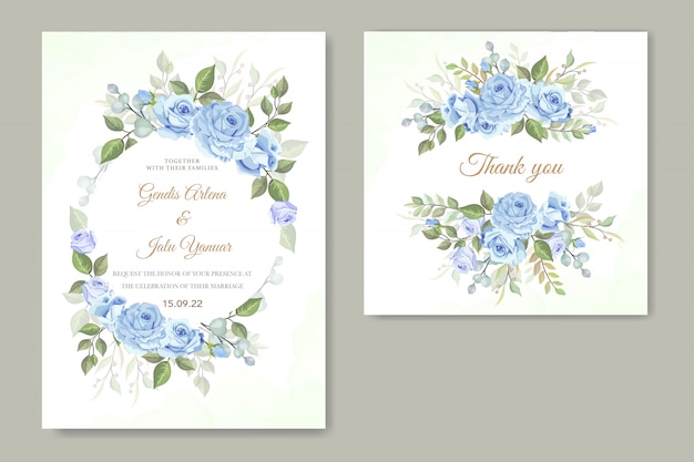 Convite de casamento floral com rosas azuis