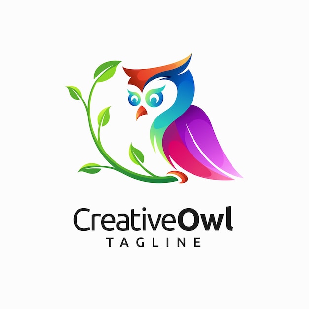 design criativo de logotipo de coruja com conceito de cor gradiente