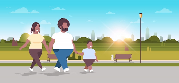 família caminhando juntos parque urbano sua mãe e filho se divertindo conceito de estilo de vida saudável