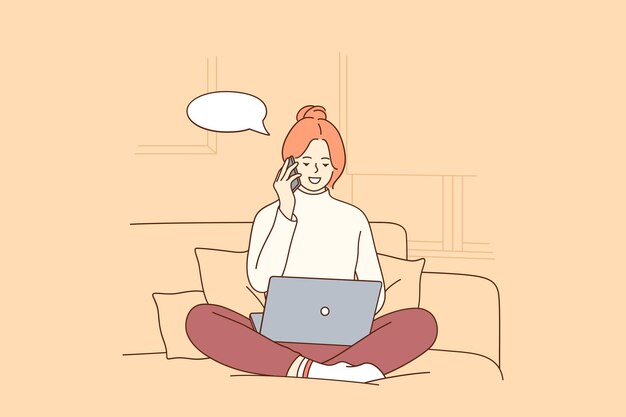 Freelance, trabalho online, conceito de trabalho distante. personagem de desenho animado de garota positiva sentada com um telefone e laptop e trabalhando em casa como freelancer ou estudante estudando em casa