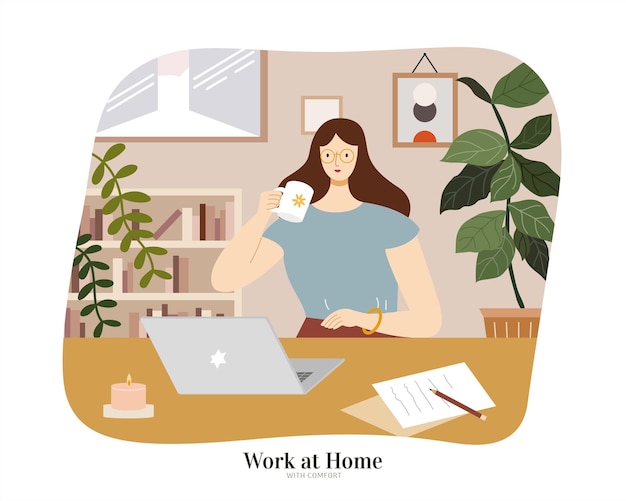 Freelancer feminino trabalha em casa