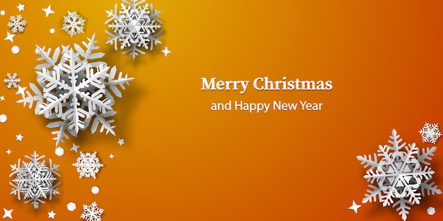 Fundo de Natal com flocos de neve de papel com sombras suaves, branco em fundo laranja