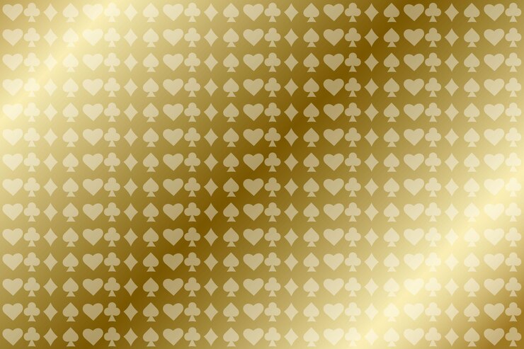 Vetor fundo dourado com naipes de cartas imagem de espadas corações tacos de diamantes fundo para jogos de azar