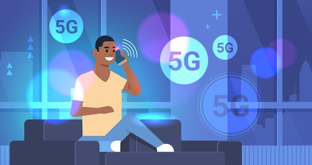 Homem falando telefone 5g comunicação online quinta geração inovadora do conceito de conexão à internet