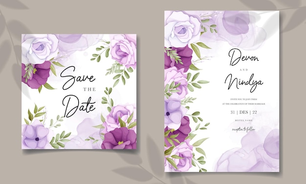 Vetor lindo modelo de cartão de convite de arranjo floral roxo