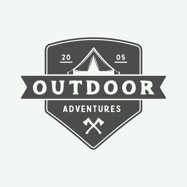 Logotipo acampamento ao ar livre e aventura