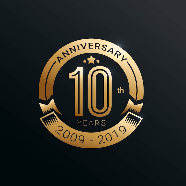 Logotipo de aniversário de 10 anos com estilo ouro