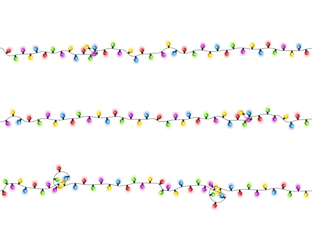 Luzes brilhantes de Natal em fundo branco guirlandas com lâmpadas coloridas xmas feriados de Natal
