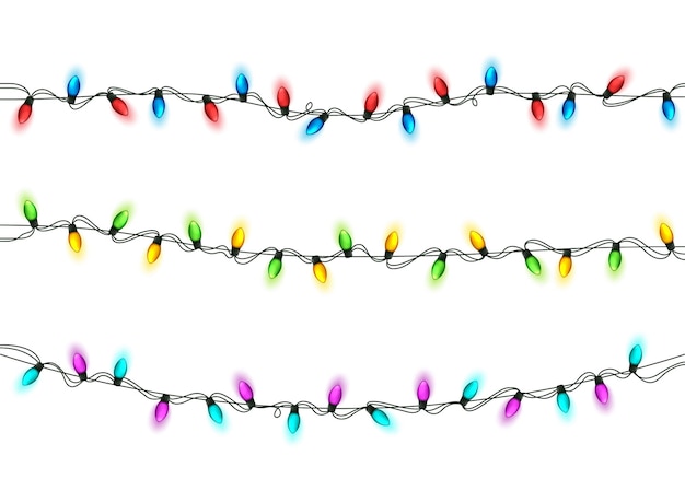 Luzes festivas de Natal decorativas guirnalda brilhante isolada em fundo branco brilhante colorido