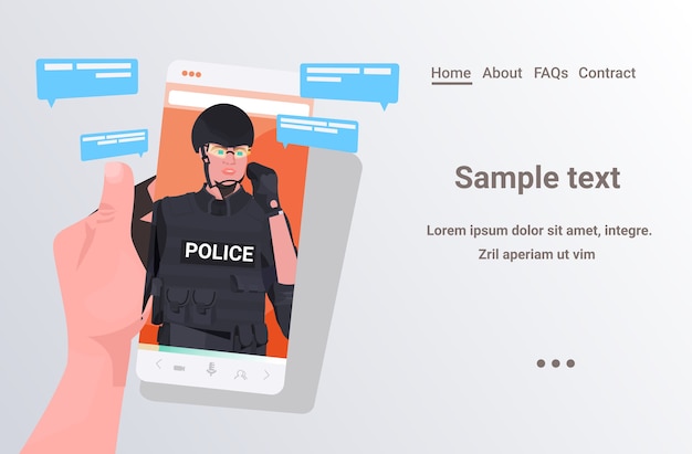 Mão humana usando smartphone conversando com policial durante videochamada