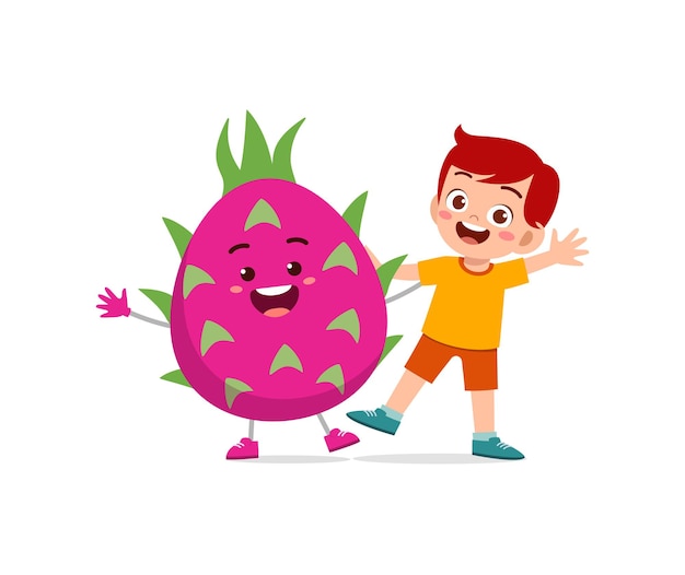 Menino bonitinho com personagem de fruta do dragão