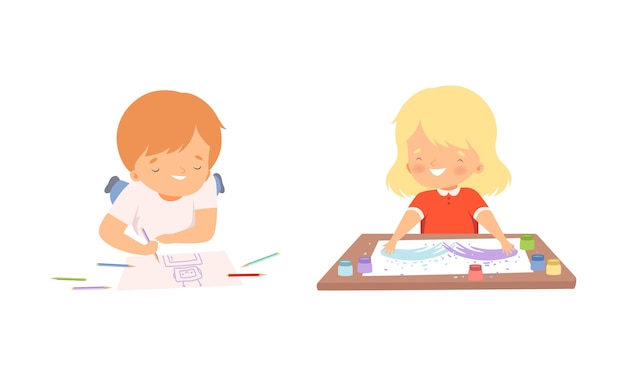 Menino e menina à mesa desenhando em papel com lápis colorido e set de tintas vetoriais